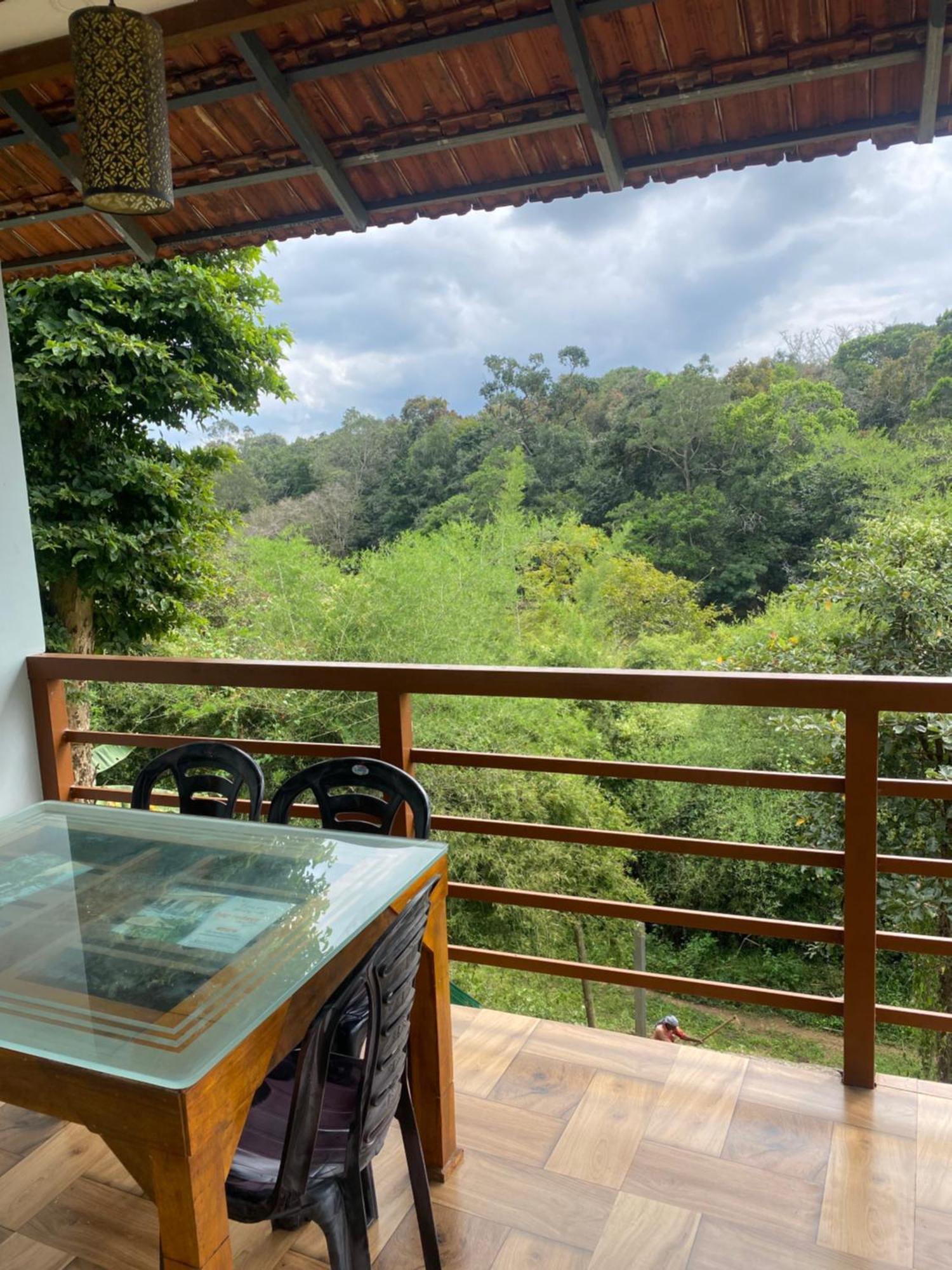 Happydays Hut Villa Mananthavady Exterior photo